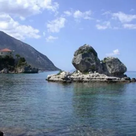 別荘 With Private Pool For Rent In Tzanata Kefalonia *
