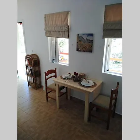 With Private Pool For Rent In Tzanata Kefalonia